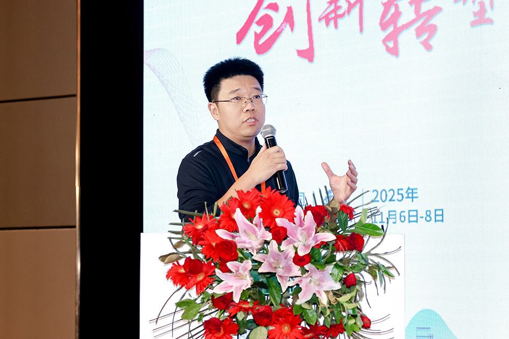 HBL19046.jpg HBL19046.jpg