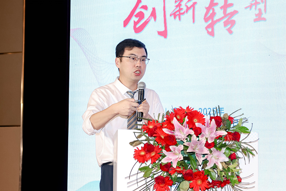 HBL19251.jpg HBL19251.jpg