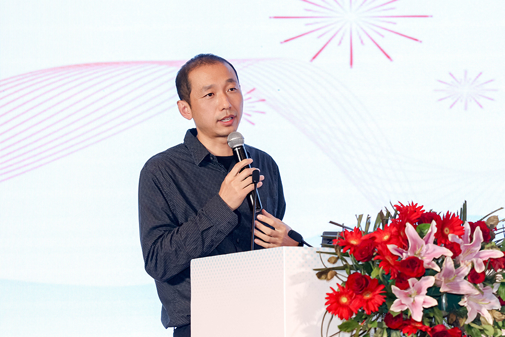 HBL19365.jpg HBL19365.jpg