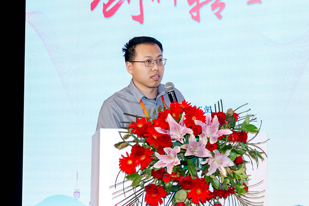 HBL19492.jpg HBL19492.jpg