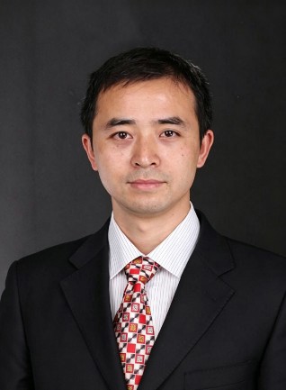 查钢强.jpg